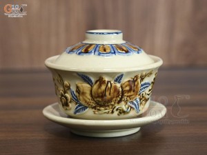 Bát sâm men hoàng tộc đắp nổi Đào, đường kính 10cm