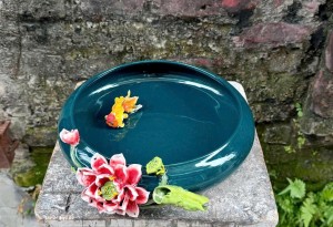 Bát thả hoa men màu đắp nổi hàng vuốt tay, đường kính 27cm