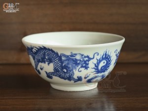 Bát thờ Long Trấn men lam họa tiết Rồng