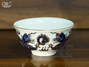Bát thờ Long Trấn men lam họa tiết Rồng vẽ vàng