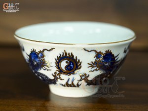 Bát thờ Long Trấn men lam họa tiết Rồng vẽ vàng