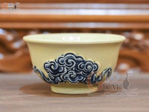 Bát thờ men hoàng tộc đắp nổi cuốn thư