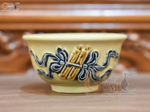 Bát thờ men hoàng tộc đắp nổi cuốn thư