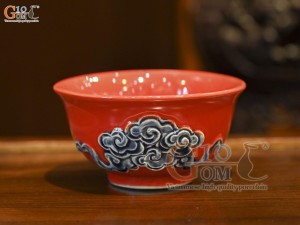 Bát thờ men màu đắp nổi cuốn thư nền đỏ