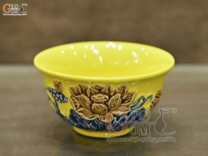 Bát thờ men màu đắp nổi Sen Cát Tường nền vàng