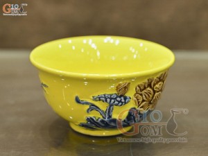 Bát thờ men màu đắp nổi Sen Cát Tường nền vàng