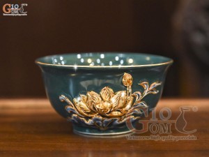 Bát thờ men màu đắp nổi Sen Cát Tường nền xanh lục bảo, vẽ vàng 24k