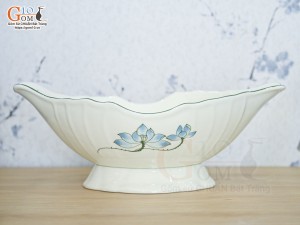 Bát thuyền men kem vẽ hoa Sen xanh 30x17cm