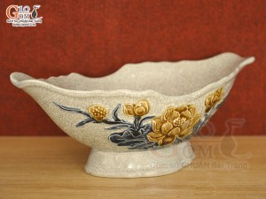 Bát thuyền sâu men rạn đắp nổi hoa sen Cát Tường, 30x17cm