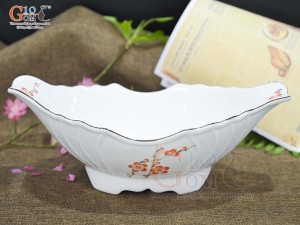 Bát thuyền sâu men trắng vẽ hoa Đào đỏ, 31x16cm