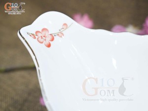 Bát thuyền sâu men trắng vẽ hoa Đào đỏ, 31x16cm