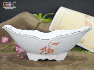 Bát thuyền sâu men trắng vẽ hoa Đào đỏ, 31x16cm