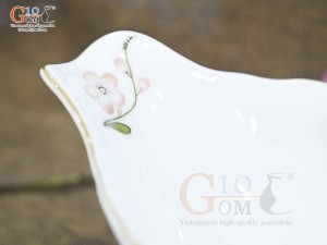 Bát thuyền sâu men trắng vẽ hoa Đào hồng, 31x16cm