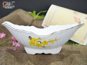 Bát thuyền sâu men trắng vẽ hoa Mai vàng, 31x16cm