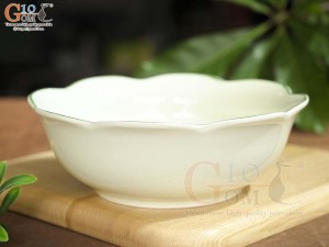 Bát tô hoa men kem vẽ hoa Sen vàng, đường kính 19cm