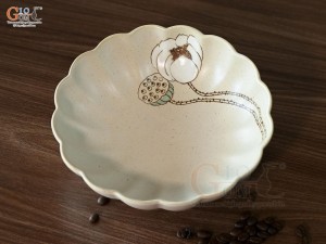 Bát tô khum hoa cúc men kem tấm vẽ Bạch Liên, đường kính 18cm