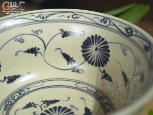 Bát tô sâu men rạn họa tiết hoa cúc, đường kính 20cm