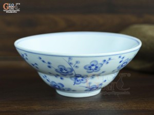 Bát tô yêu men lam vẽ hoa đào xanh, đường kính 16cm
