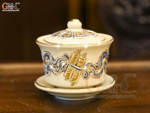 Bát trà sâm men hoàng tộc đắp nổi cuốn thư vẽ vàng 24k, đường kính 8,5cm