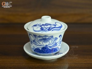 Bát trà sâm men lam vẽ Sen Đại Cát, đường kính 8cm