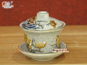 Bát trà sâm men rạn đắp nổi Sen Cát Tường vẽ vàng 24k, đường kính 10cm