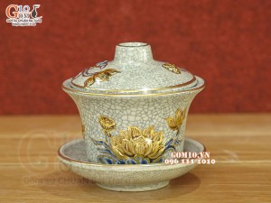 Bát trà sâm men rạn đắp nổi Sen Cát Tường vẽ vàng 24k, đường kính 10cm
