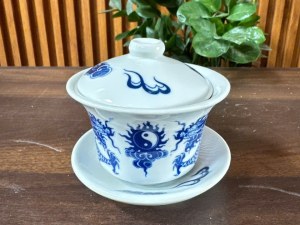 Bát trà sâm men trắng họa tiết song long chầu nguyệt, 10cm