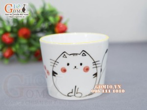 Bát trụ đứng men trắng vẽ Mèo Ú chỉ vàng, đường kính 10cm
