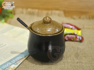Bình gốm đựng đường