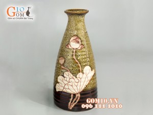 Bình hoa đầm cao men đơn sắc khắc sen nâu 18cm