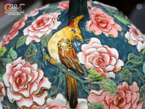 Bình hoa dáng cổ nhọn men loang xanh đắp nổi Chim Hoa vẽ vàng 24k, cao 40cm