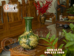 Bình hoa dáng tỏi cổ cao men màu khắc hoa sen, cao 51cm