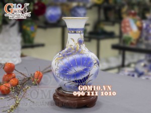 Bình hoa dáng tỏi men lam vẽ vàng 24k, cảnh Sen Phú Quý, cao 33cm
