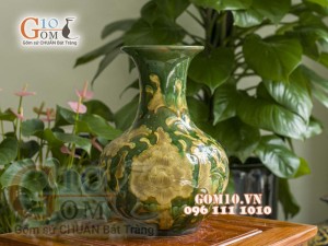 Bình hoa dáng tỏi men màu khắc hoa sen, cao 37cm