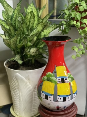 Bình hoa dáng tỳ bà sơn mài vẽ cảnh làng quê cao 34cm