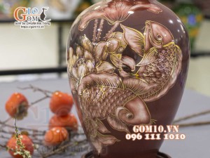 Bình hoa dáng vò men màu vẽ vàng 24k, cảnh Chép Sen, cao 33cm