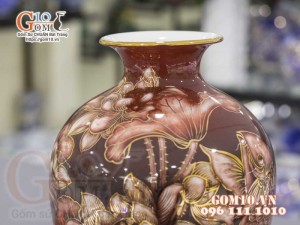 Bình hoa dáng vò men màu vẽ vàng 24k, cảnh Chép Sen, cao 33cm