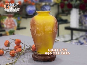 Bình hoa dáng vò men màu vẽ vàng 24k, cảnh Tiểu Đồng Cưỡi Cá Chép, cao 33cm
