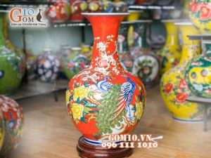 Bình hoa nền đỏ dáng tỏi đắp nổi công đào 60cm