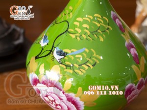 Lọ hoa sơn mài dáng tỏi vẽ mẫu đơn cao, nền xanh lá, cao 36cm