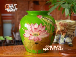 Bình hoa sơn mài dáng vò xanh lá vẽ hoa sen cao 28cm