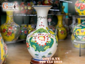 Bình hoa trắng dáng tỏi vẽ công đào 56cm