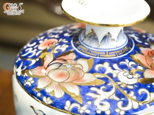 Bình hút lộc dáng cao men lam nhị cảnh Thuận Buồm Xuôi Gió - Công Đào vẽ vàng 24k, cao 28cm