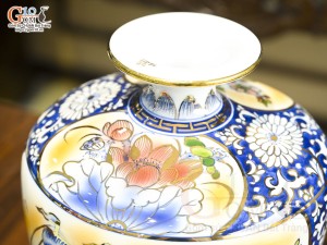 Bình hút lộc dáng cao men màu nhị cảnh Thuận Buồm Xuôi Gió - Công Đào vẽ vàng 24k, cao 28cm