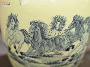 Bình hút lộc dáng no đủ men hoàng tộc họa tiết Mã Đáo Thành Công, cao 40cm