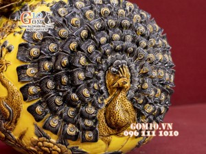 Bình hút lộc đắp nổi Công Danh Phú Quý, nền vàng, cao 35cm