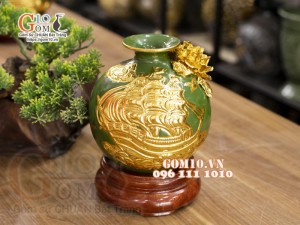 Bình hút lộc đắp nổi dát vàng Thuận buồm xuôi gió, nền xanh, cao 16cm