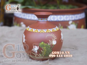 Bình hút lộc gốm đất đỏ khắc hoa, cao 27cm