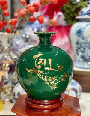 Bình hút lộc họa tiết mã đáo thành công vàng kim men xanh lục bảo, cao 26cm