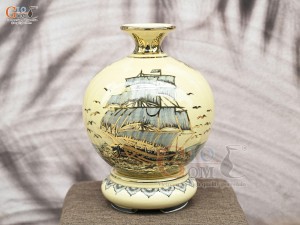 Bình hút lộc men cổ họa tiết Thuận Buồm Xuôi Gió vẽ vàng 24k, cao 30cm (cả đế)